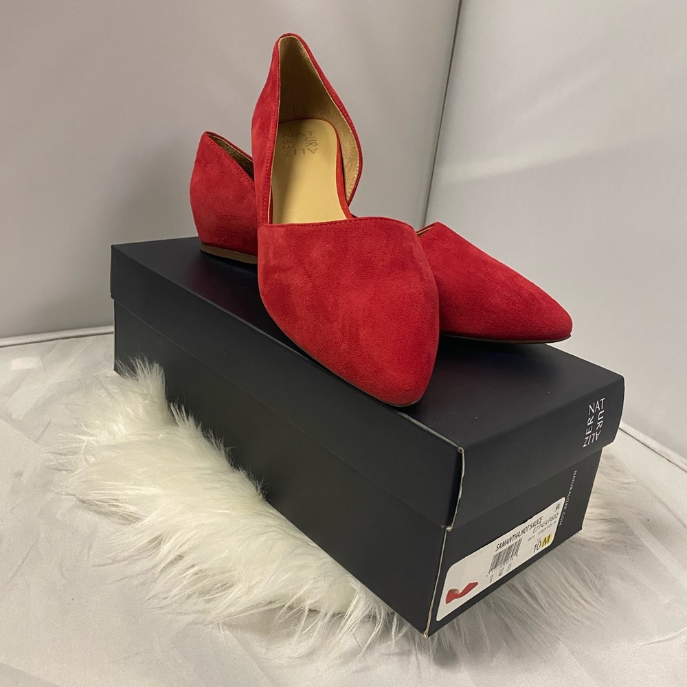 Womens naturalizer Samantha Side Cut Out Flats